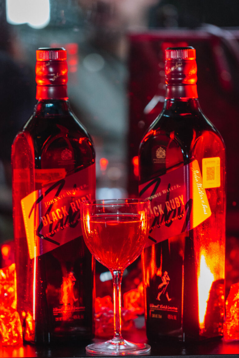 J.w. Ruby Johnnie Walker Black Ruby, un espectáculo de rubíes que toma la Ciudad ...