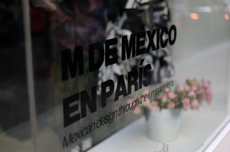 M de México